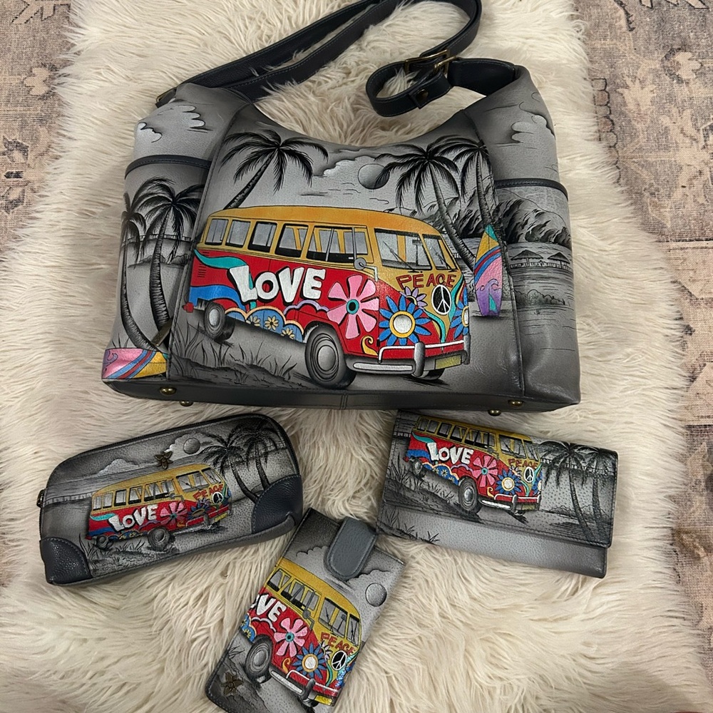 Anuschka peace and love set
